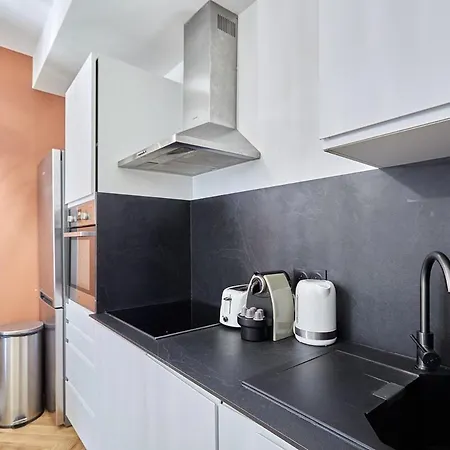 Apartment Montmartre By Studio Prestige-3